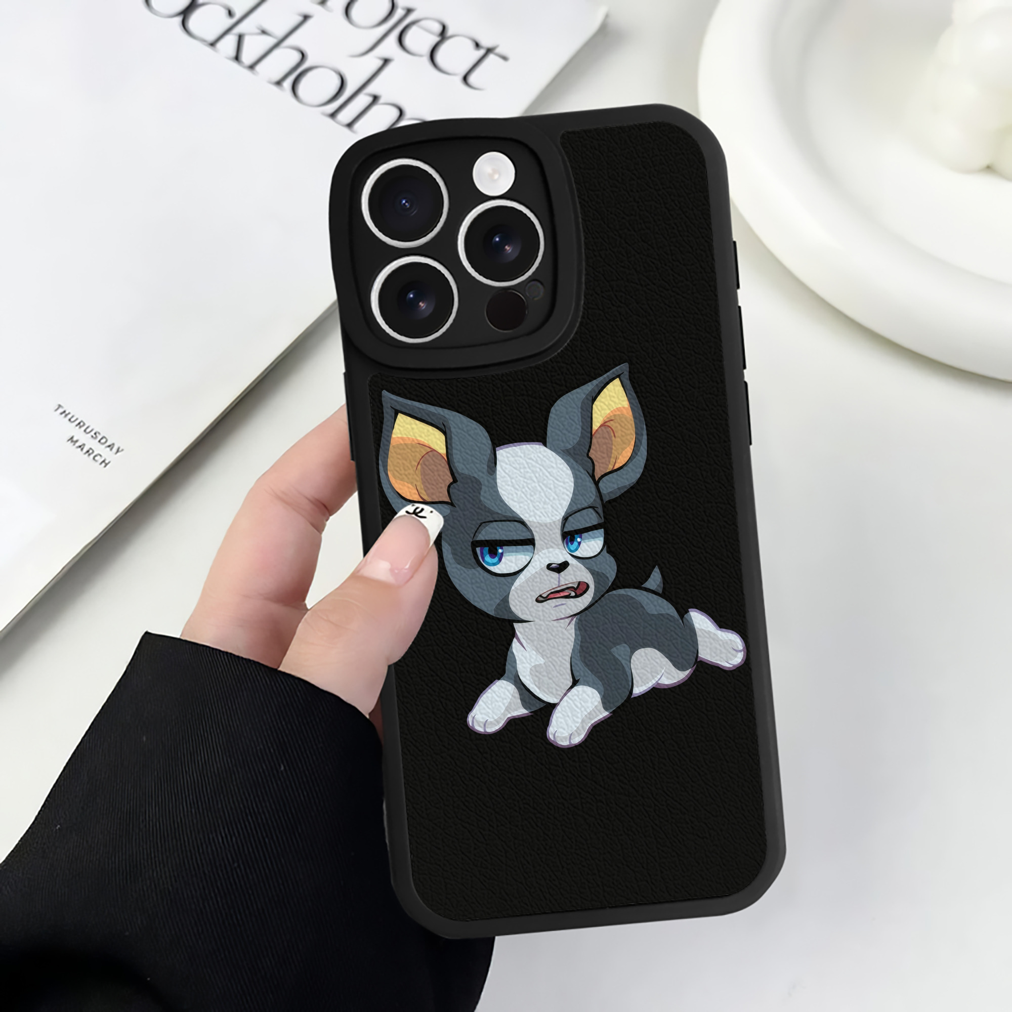 （画像用） ジョジョの奇妙な冒険 イギー JoJo's Bizarre Adventure Iggy 【iPhone 16シリーズ対応】シリコンスマホケース（レザー調） 材質：シリコン